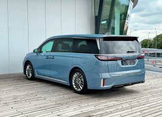 Образец цвета GREEN CLOUD GREY на автомобиле - №3