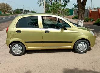 Образец цвета 16U ELECTRIC YELLOW на автомобиле - №2